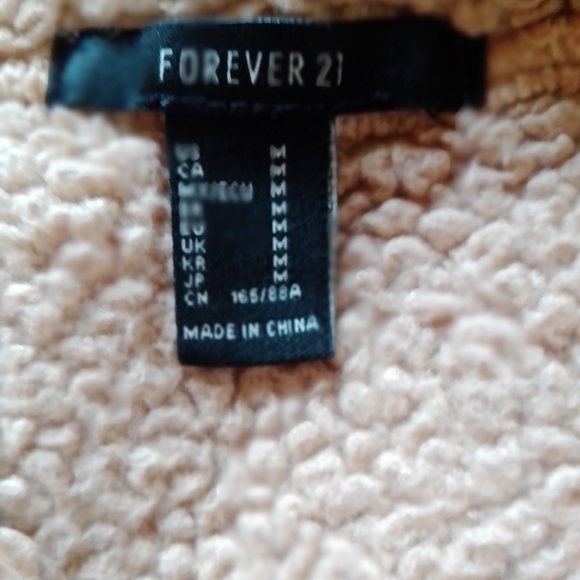 Cropped sweater! - Picture 3 of 3